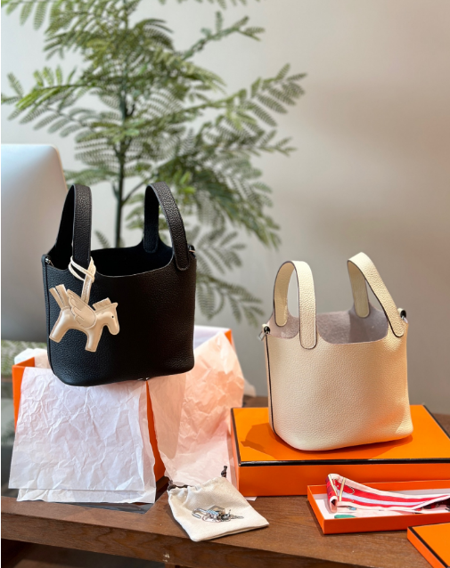 Hermes Picotin Lock 18cm, Effortless Elegance, Crafted For Everyday