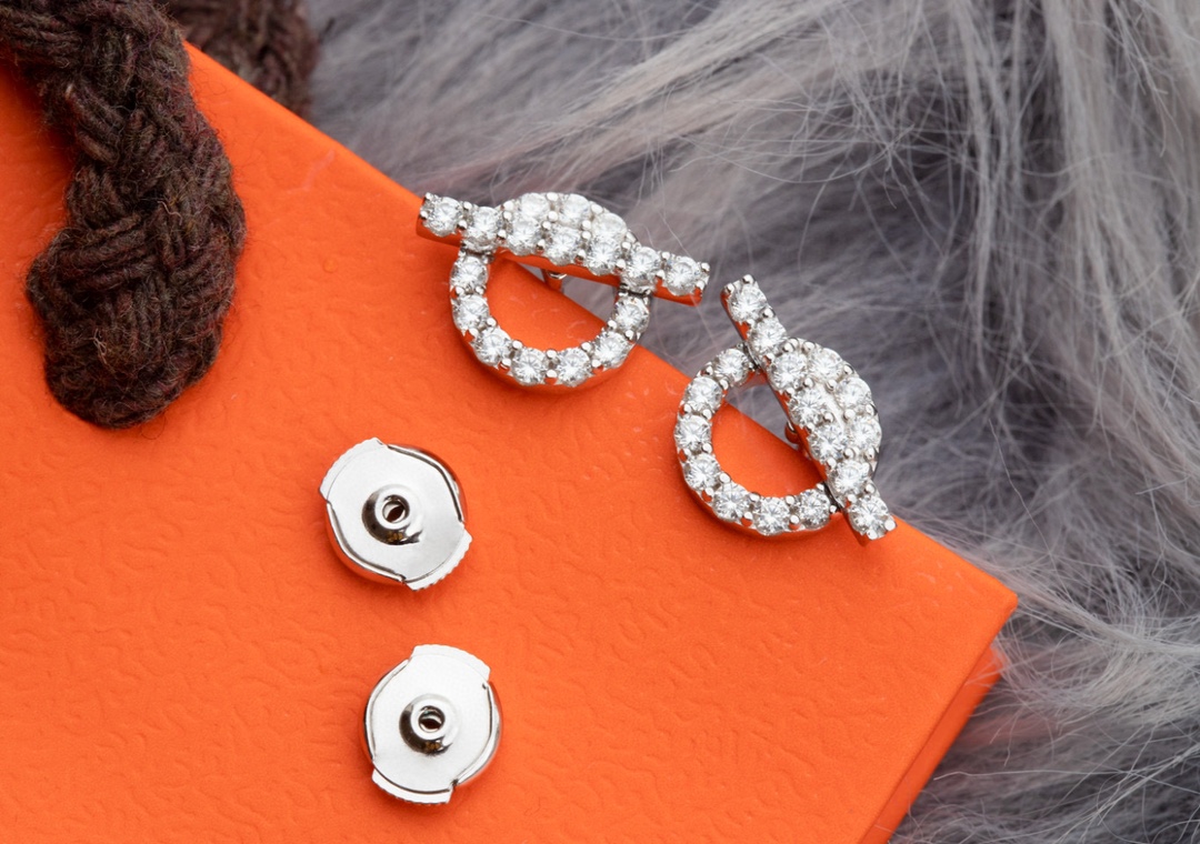 Hermes Full-pave O-shaped Earrings: Where Modern Edge Meets Understated Glamor